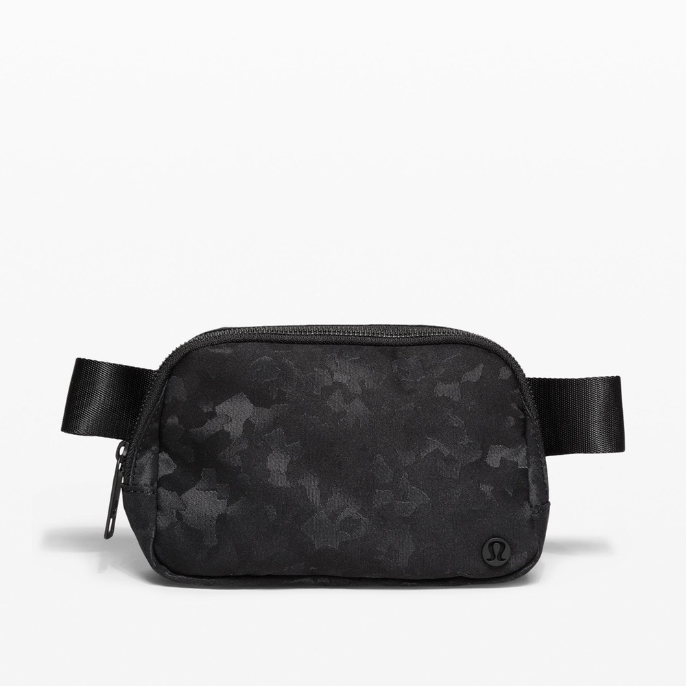 lululemon EVERYWHERE BELT BAG *1L